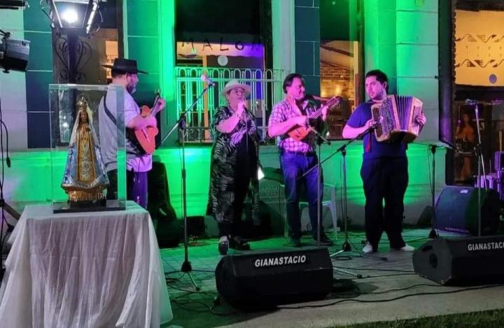 En San Javier comenzó el ciclo de arte y música gratuito, a cielo abierto