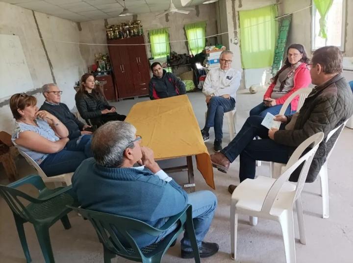 Gdor. Crespo: El Senador Borla visitó la localidad y se reunió con varias instituciones
