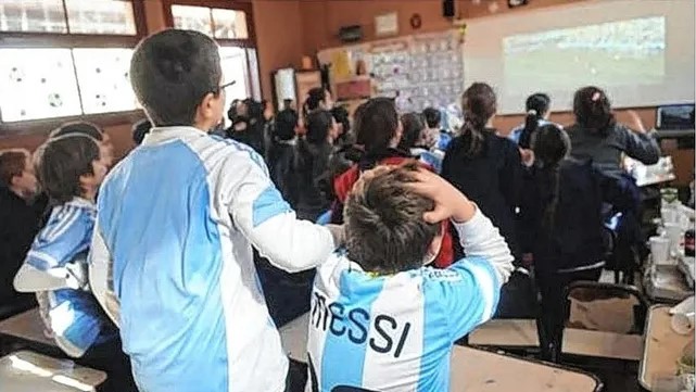 En las escuelas de Santa Fe se podrá ver el Mundial pero piden trabajarlo en las aulas