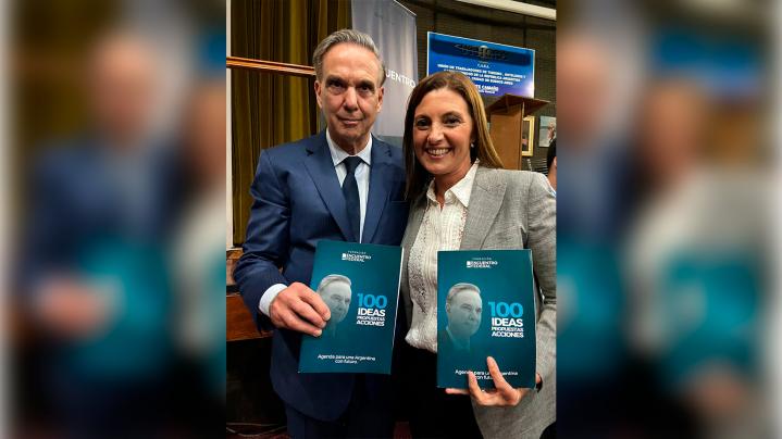 Betina Florito presente en la presentación de las 100 ideas para gobernar de Pichetto