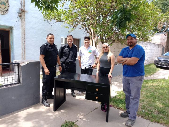 Saladero: Nuevo escritorio y mejoras edilicias para la policía local