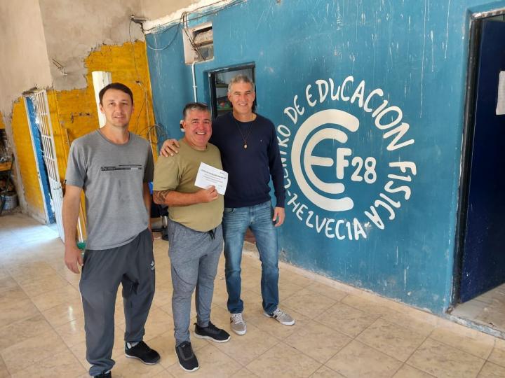 Helvecia: Carlos Kaufmann entregó aportes del Senador Kaufmann a Centro de Educación Física