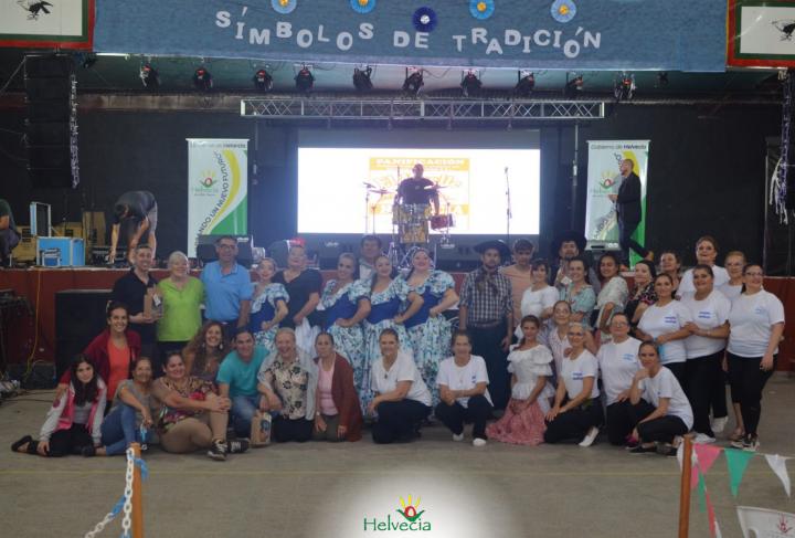 Helvecia: Se llevó adelante el primer Festival Folklórico  