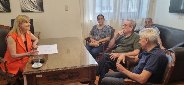 Alejandra: El Senador Baucero acompañó a autoridades del SAMCO a recibir un aporte en la Capital Provincial