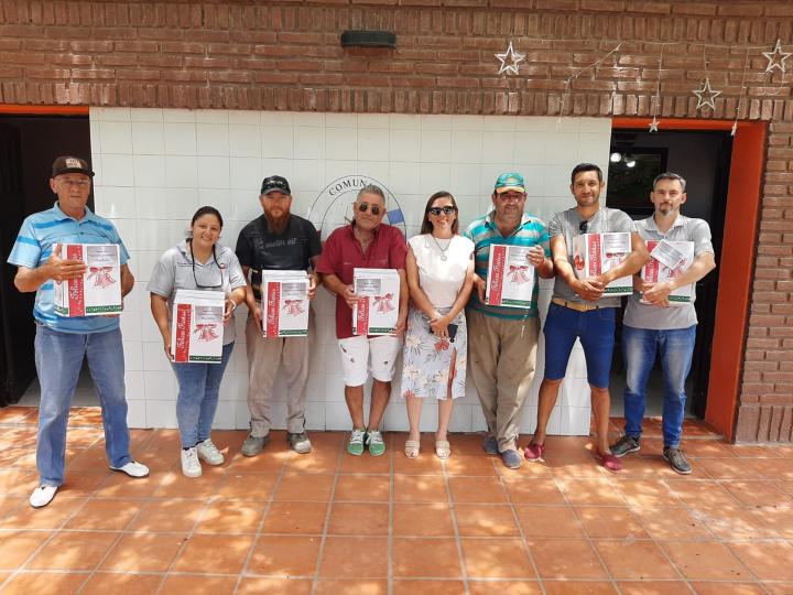 Cacique Ariacaiquín: La comuna acerca presentes navideños a las familias de la localidad