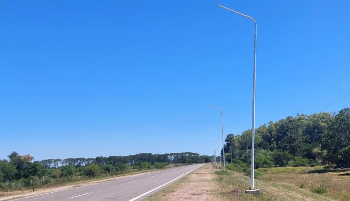 San Javier: se encenderán casi 50 nuevas columnas de luz LED en la ruta N°1