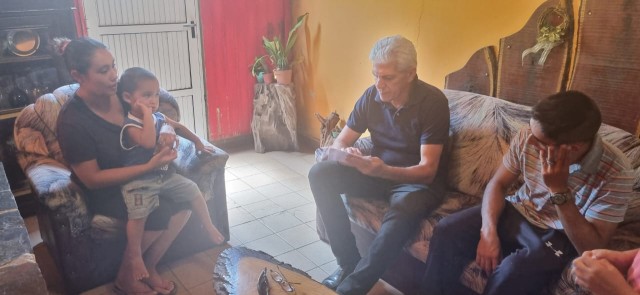 El Senador Baucero visitó Alejandra y se reunió con vecinos locales