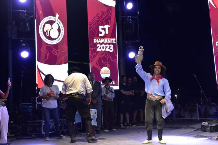 Cerró el festival de jineteada en Diamante y la provincia de Santa Fe tiene un campeón 