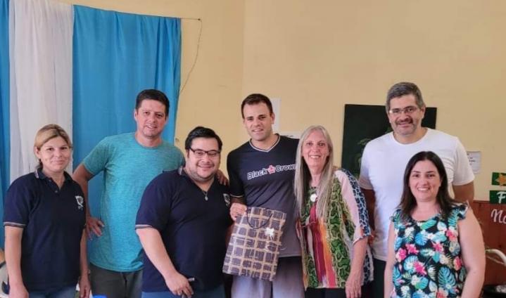 Reconocimiento a Jon Morgan por su heróico doble rescate en el mar de Brasil