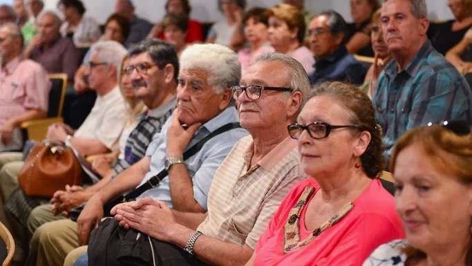 Milei oficializó el bono de $70.000 de ANSES para jubilados en marzo
