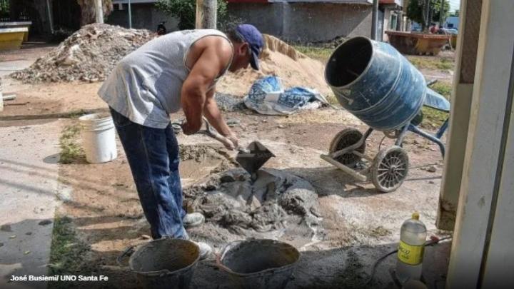 Se necesitan más de 11 años de salario mínimo para construir una casa en Santa Fe