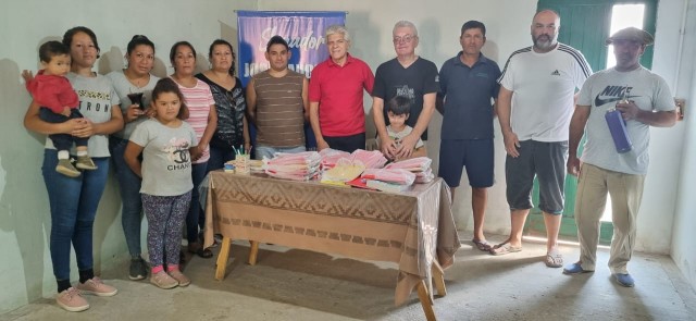 Colonia Teresa: El Senador Baucero entregó útiles escolares y aportes del fondo de fortalecimiento institucional