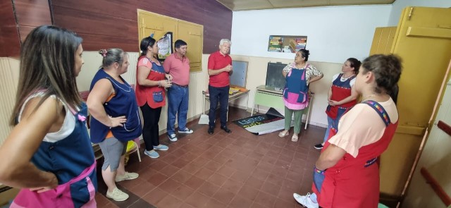 Alejandra: El Senador Baucero visitó el jardín Montessorri y el club del Carmen