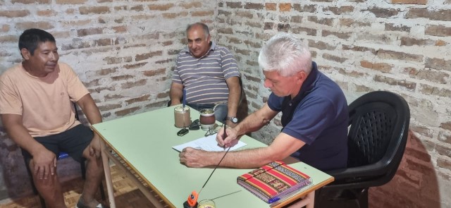Cacique Ariacaiquín: El Senador Baucero se reunió con el Vicepresidente Comunal y recibió a vecinos de la localidad