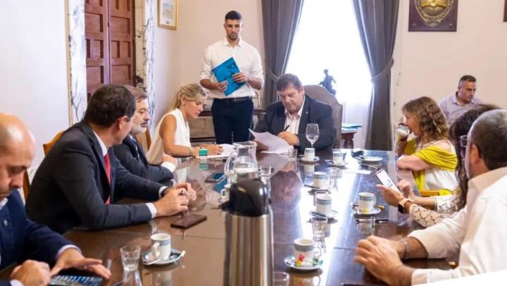Helvecia: La Comuna firmó un convenio con la UNL y recibió certificados del programa 