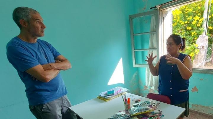 Helvecia: Carlos Kaufmann entregó aportes del Senador Kaufman a la Escuela N° 423