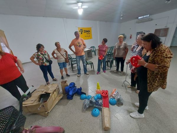 Santa Rosa: Carlos Kaufmann entregó aportes del Senador Kaufmann al Centro de Jubilados