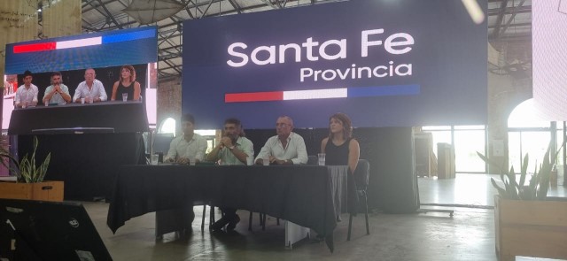 El Senador Baucero participó de un encuentro del Ministerio de Producción, Ciencia y Tecnología en Santa Fe