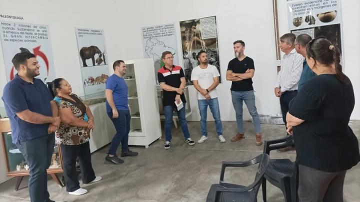 Gdor. Crespo: El Senador Borla y el Diputado Bastia visitaron varias instituciones.