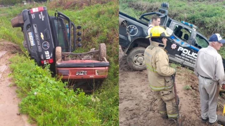 San Javier: patrullero quiso ayudar en un accidente y se fue al zanjón