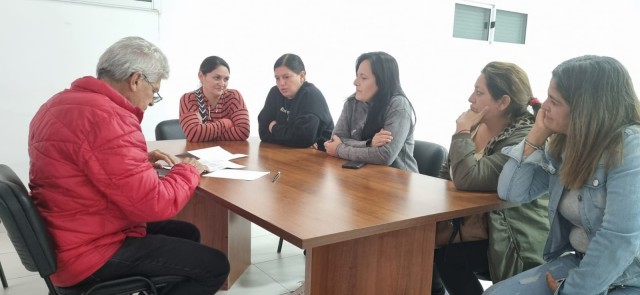 El Senador Baucero recibió a un grupo de padres de alumnos de 5to años de la Escuela Técnica