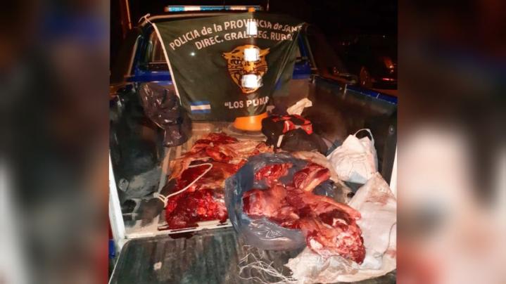 Los Pumas aprehendieron a cuatros masculinos con carne vacuna