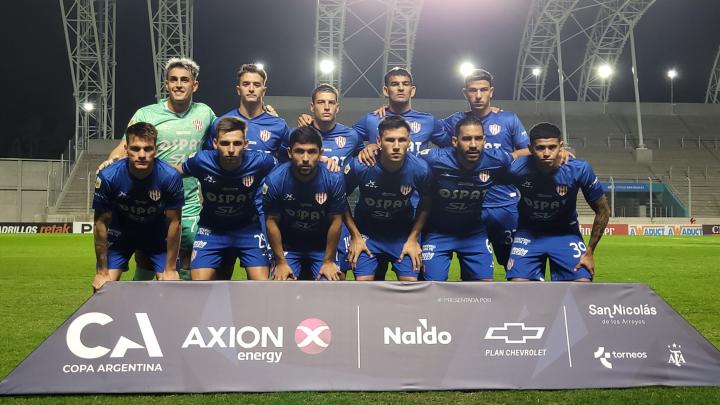 Unión quedó afuera de la Copa Argentina ante Almagro por penales