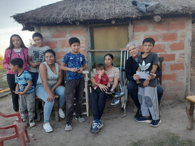El Senador Baucero visitó vecinos de Colonia La Criolla