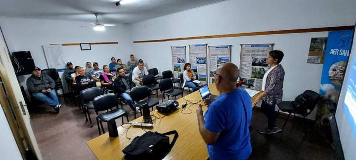 Se dicta en San Javier un importante curso de iniciación apícola 