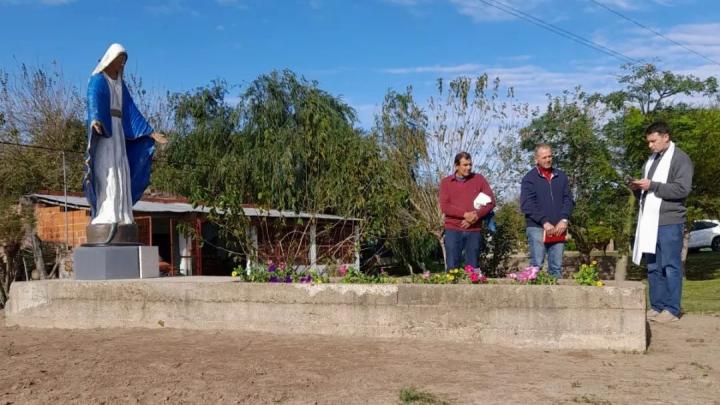 Cayastá: Edgardo Berli participó del descubrimiento y bendición de la imagen de la Virgen de la Medalla Milagrosa