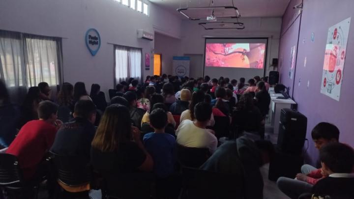 Santa Rosa: Nuevo equipamiento para el área de cine del Punto Digital local