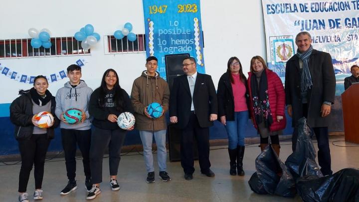 Helvecia: El Senador Kaufmann presente en el 76° aniversario de la Escuela de Educación Técnica 