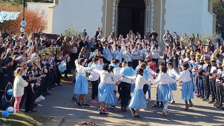 Cayastá: Conmemoración de un nuevo Día de la Bandera en homenaje a su creador Manuel Belgrano.