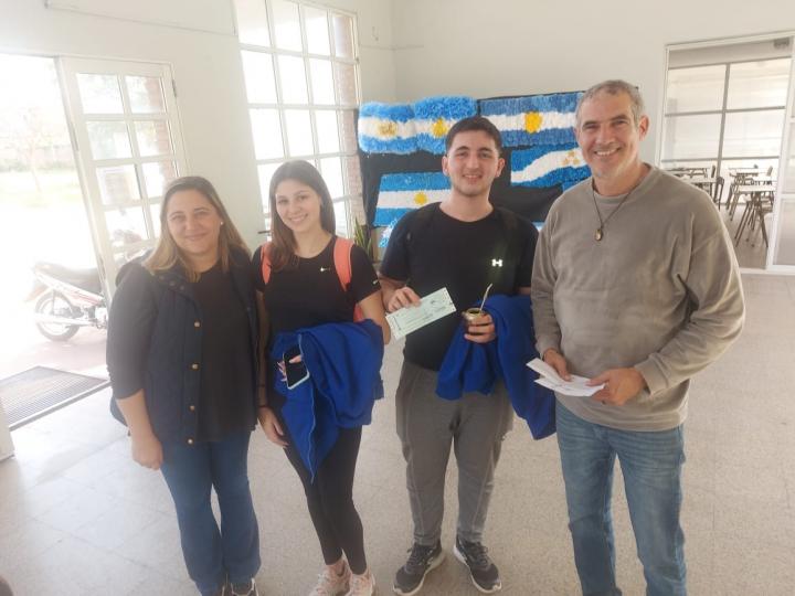 El Senador Kaufmann apoyando la educación en el Departamento Garay