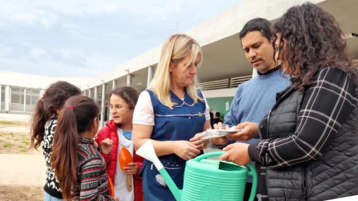 Helvecia: La Comuna apoyando instituciones educativas