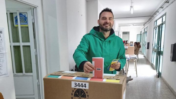 San Javier: Emitió su voto el Precandidato a Senador Norberto Toti Ruscitti