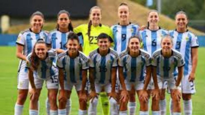 Deportes. Comenzó el mundial de fútbol femenino