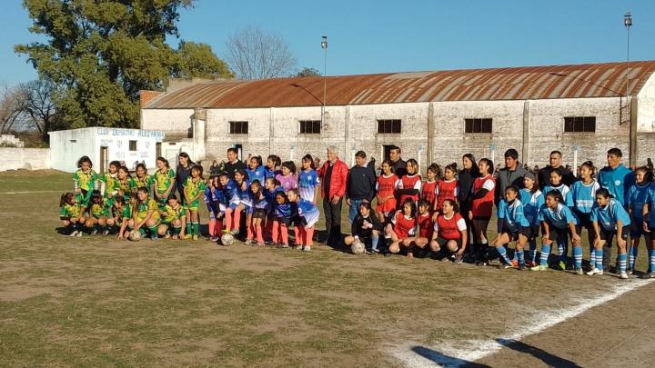 Alejandra: El Senador Baucero se reunió con pescadores y participó de un encuentro deportivo local