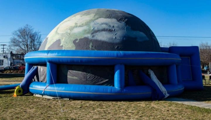 Alejandra: Por primera vez el Planetario Móvil Gratuito en la localidad
