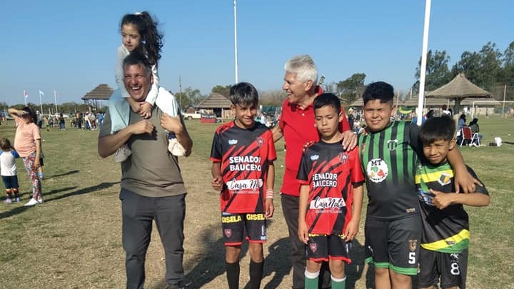 Col. Francesa: El Senador Baucero presente en el Torneo de Fútbol Infantil
