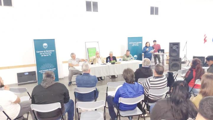 Charla motivacional a cargo del ex jugador de fútbol Claudio Mir y el director técnico, Profesor Adalberto Luis Muñoz