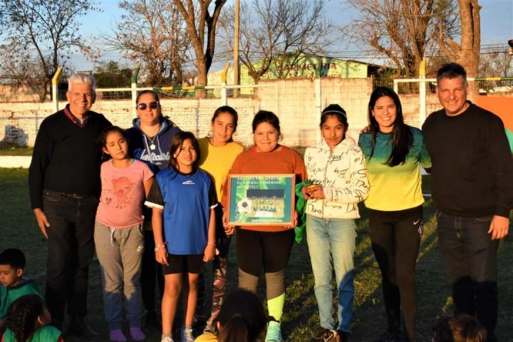 El fútbol femenino de Huracán San Javier agradeció al Senador Baucero por su permanente apoyo