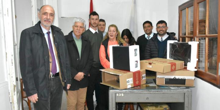El Senador Baucero acompañó al Secretario de Justicia en la entrega de un equipo en el Registro Civil de San Javier