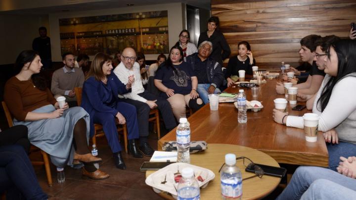 Bullrich se comprometió a declarar a la educación como un 