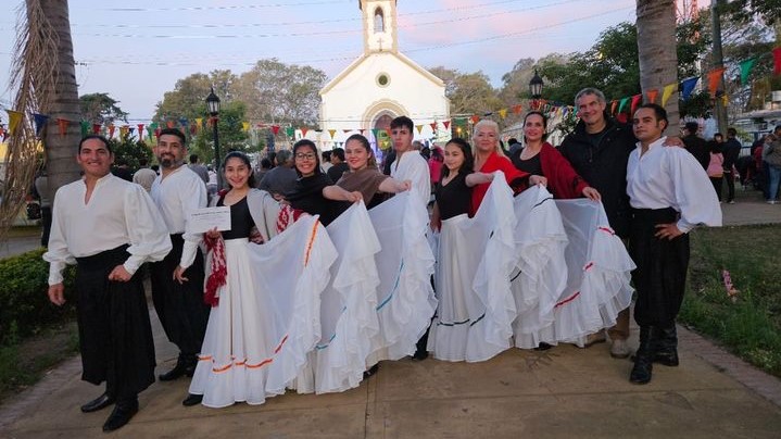 Cayastá: El Senador Kaufmann apoyando al Instituto Santafesino de Danzas