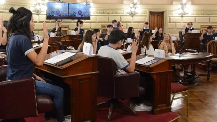 El Senador Borla propone la creación de espacio de acompañamiento de problemáticas en escuelas secundarias y técnicas