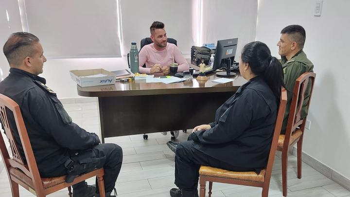 Alejandra: Oscar Dolzani mantuvo una reunión con fuerzas policiales