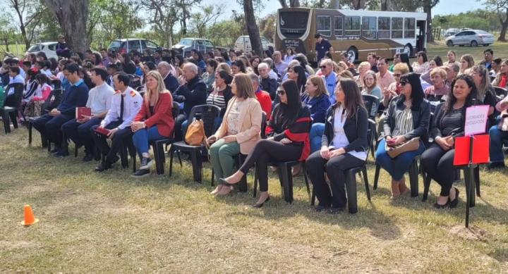 Helvecia: la Comuna participó del acto por el aniversario de la Escuela N°1021 