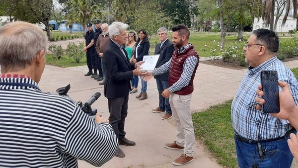 El Senador Baucero participó del acto oficial por el aniversario N° 153 de la fundación de Alejandra