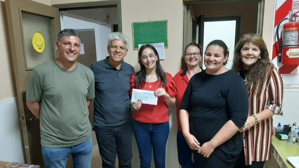 El Senador Baucero entregó aportes al IES N°15